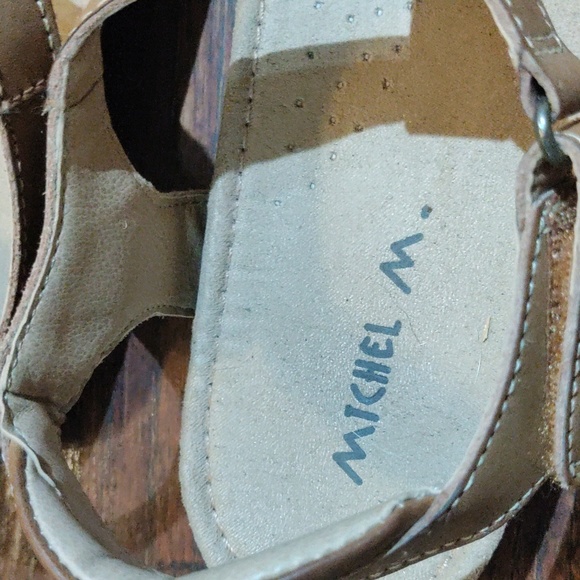 Michele M. Sandals size 8.5. 630GW5 - Picture 2 of 4